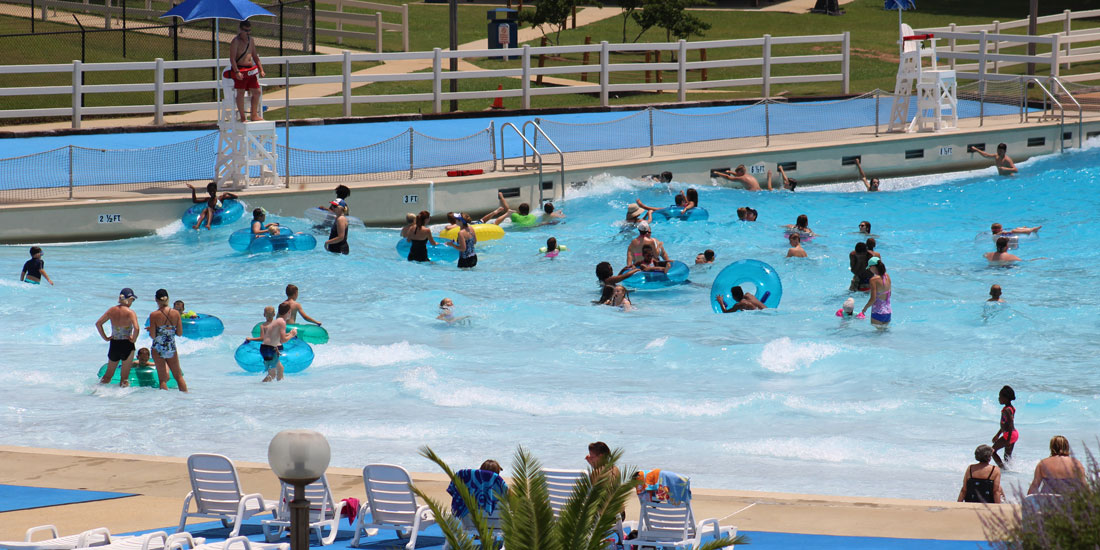 Rip Tide Wave Pool : Welcome to Water World